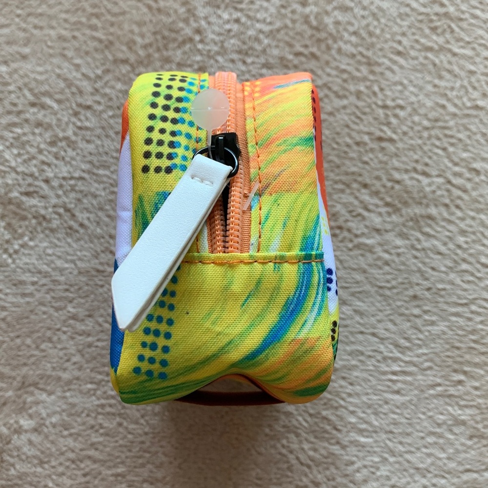 Colorful HERALBONY Pouch - Japan Airlines Amenity - Picture 3 of 5